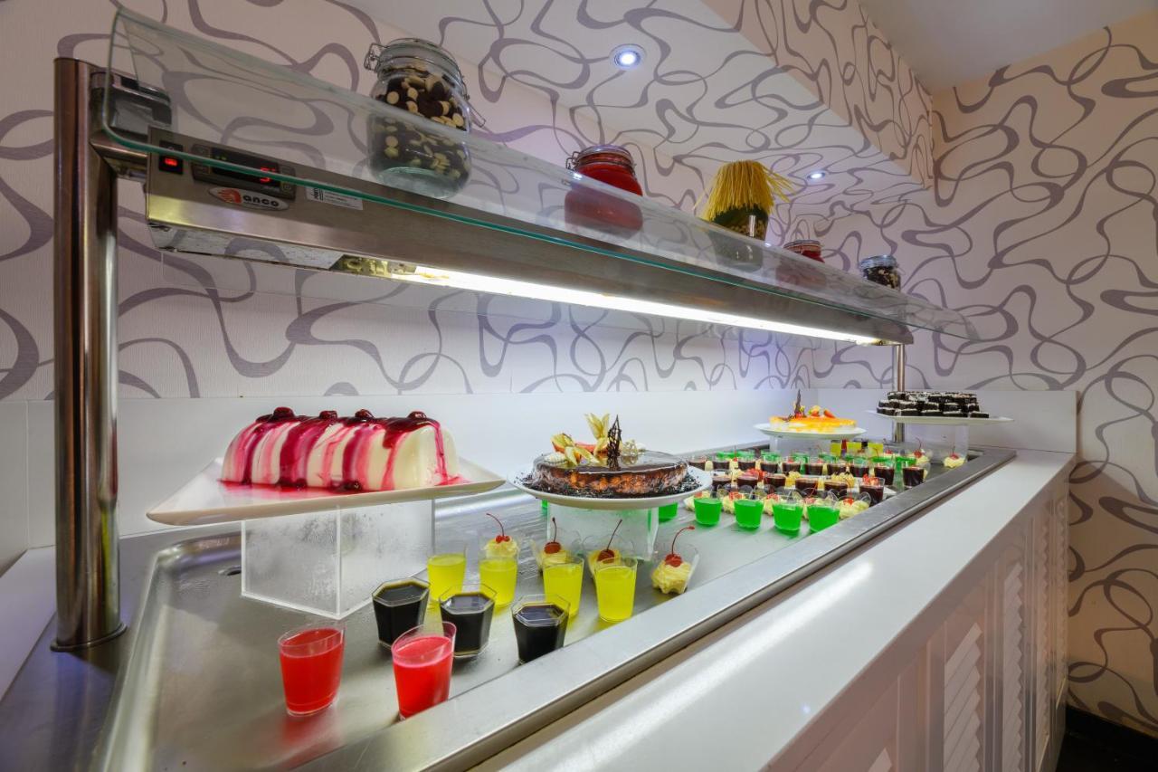 塔西亚马里斯奥阿希思酒店 圣纳帕 外观 照片